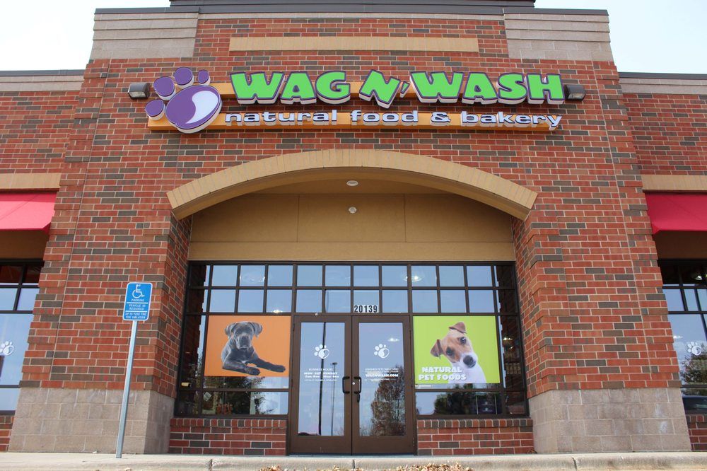 Wag N Wash Storefront in Lakeville, Minnesota